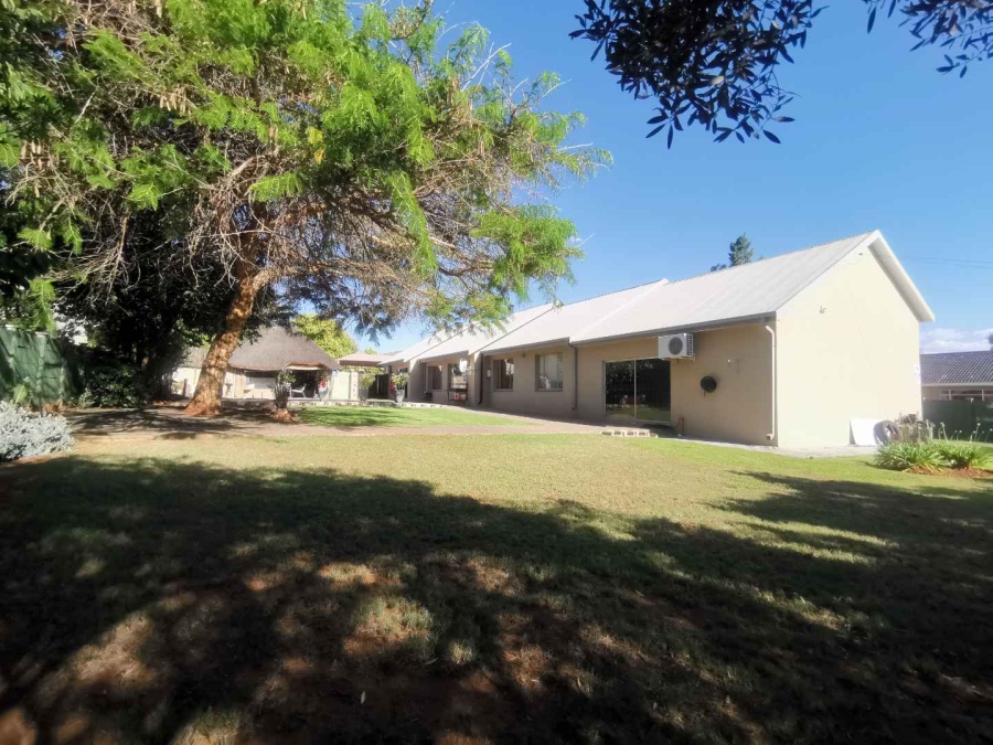 4 Bedroom Property for Sale in Langenhovenpark Free State